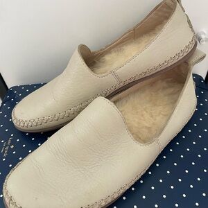 UGG Tasman-Style Cream Leather Slip-On Flats with Shearling Lining Loafers Sz 6